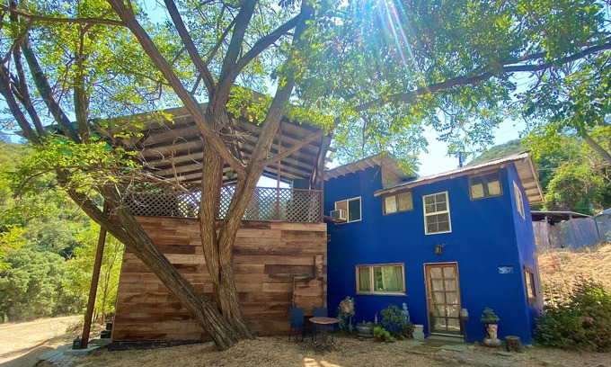 Topanga House | Panoramic Loft with Deck, Private Trails and Creek
