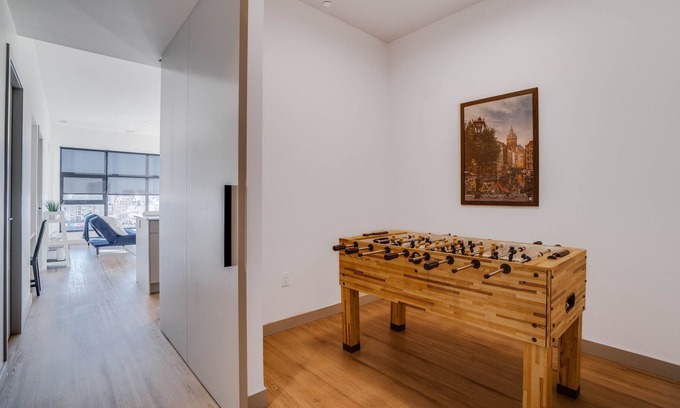 Whyte ave Apartment | Panoramic Views on Whyte Avenue