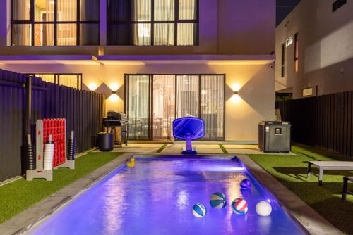 Buena Vista House | Parisian Vibe in Design District Miami with Private Pool BBQ Spacious Backyard