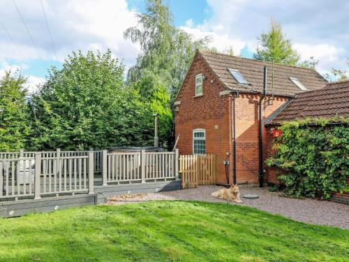 Boston House | Paws In The Pines