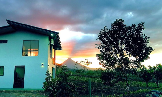 Penas Blancas Cottage | Paz y Tranquilidad en una Casa Rural con Vistas al Volcán!