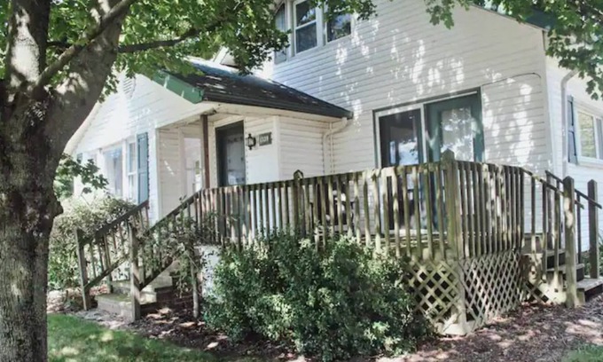 Sugarcreek House | Peaceful Home in Sugarcreek with Beautiful Views!