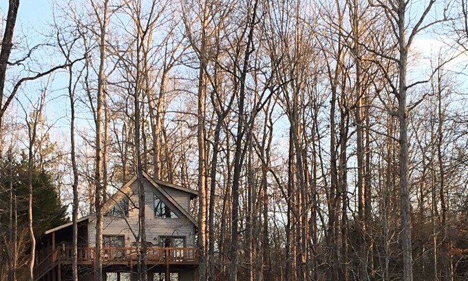 Martin House | Peaceful Lakefront Getaway At Hartwell -Year Round Family Vacation Spot w Dock