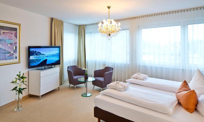 Hoetting Apartment | Penz West Suite