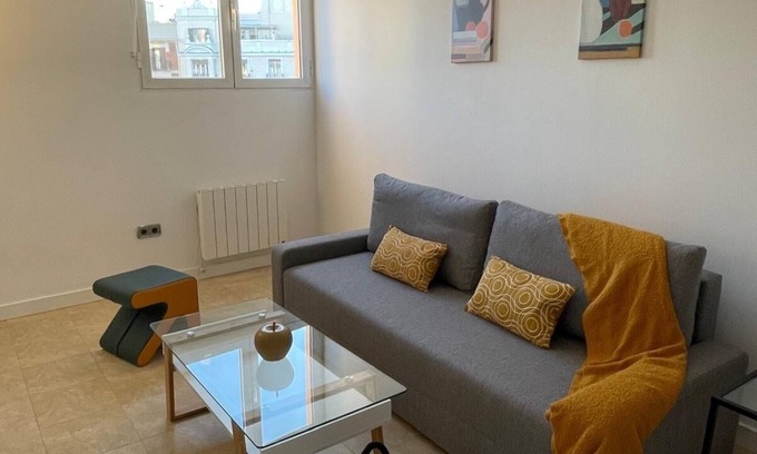 Goya Condo | Perfect home in Madrid - Rent in Alcala 145 today!