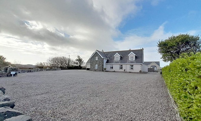 Ballyconneely Apartment | Perfect house for group of friends or for a few families