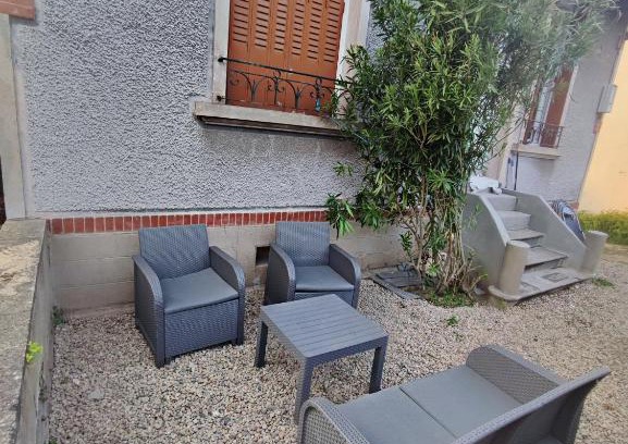 Montlucon House | Petite maison avec jardin