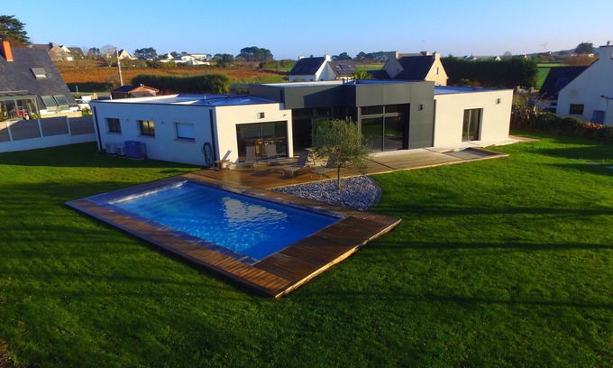 Plouarzel House | PLZ18 - magnificent house for 8, open heated pool