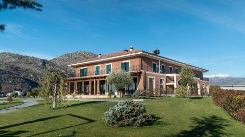 Shkoder County Hotel | Porta e Alpeve