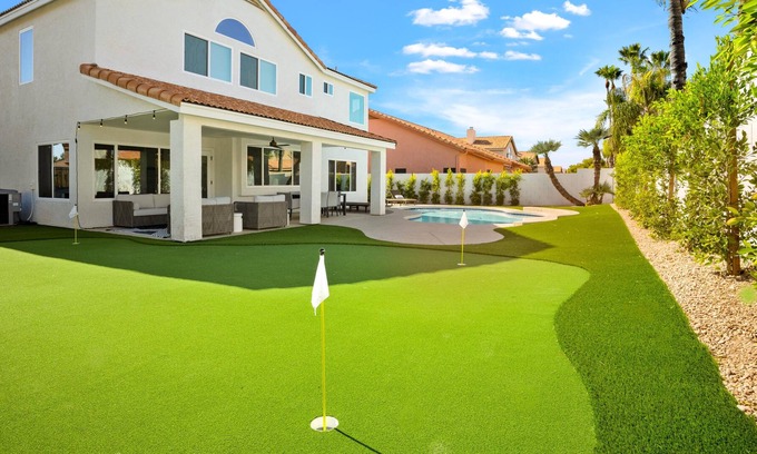 Paradise Park Vista House | Prickly PEAR-ADISE 5 BDRM, Pool Table, Outdoor living, Ping Pong, Mountain Views