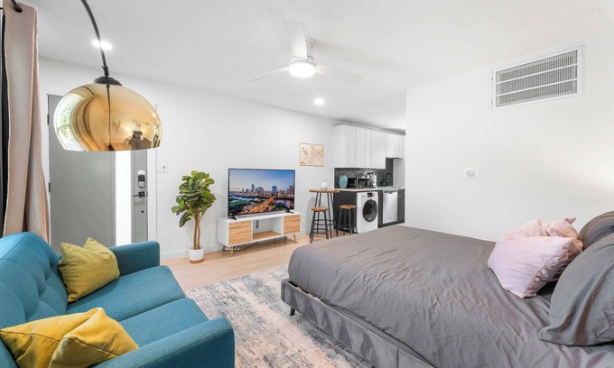 Pleasant Valley Apartment | Prime Area Chic 1BR, Fast WiFi, 7 Min to Downtown