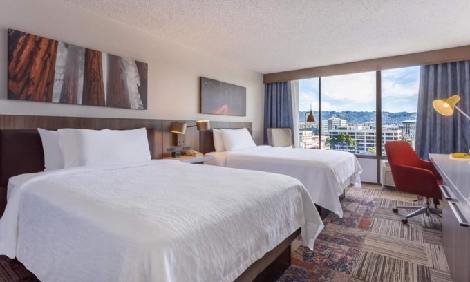 Emeryville Hotel | Prime Location! Parking, Pets Allowed, Close to Oakland Museum of California