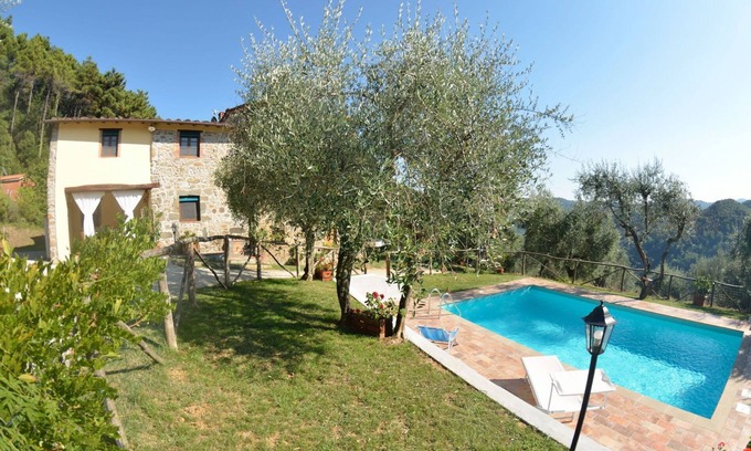 Pescaglia Villa | Private Villa with private pool, WIFI, TV, pets allowed, panoramic view, parking, close to Lucca