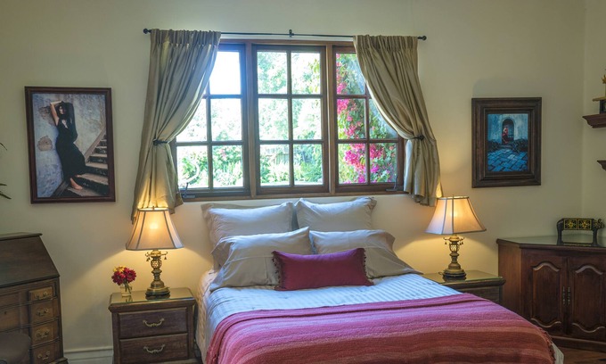 Montecito Apartment | Private Zen Room in Elegant Tuscan Estate