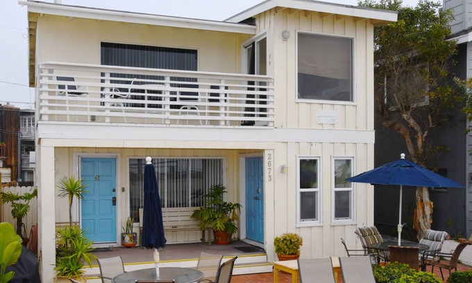 South Mission Beach Cottage | QUAINT 1.5 BR RIGHT ON THE BEACH