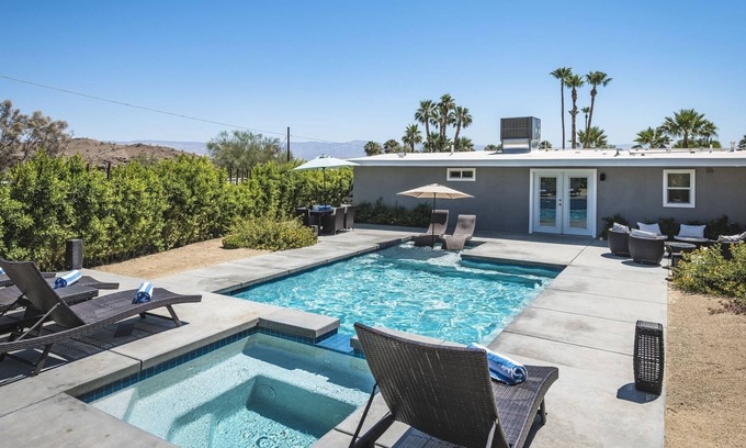 Cathedral City Cove House | Quaint Mountain View Escape