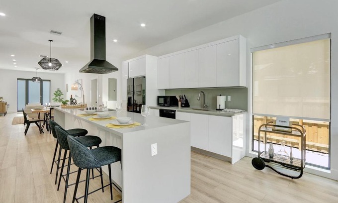 Coral Way House | Radiance - Modern Design, Poolside Escape