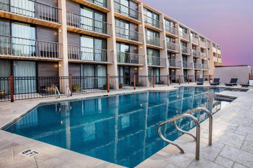 Franklin Park Hotel | Ramada by Wyndham Austin South