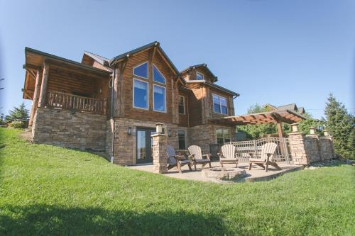 Millersburg House | Red Fern Cabin by Amish Country Lodging