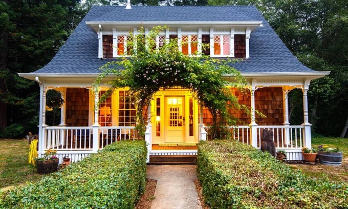 Trinidad House | Redwood Coastal Cottage Retreat~Fleurhaven Chalet