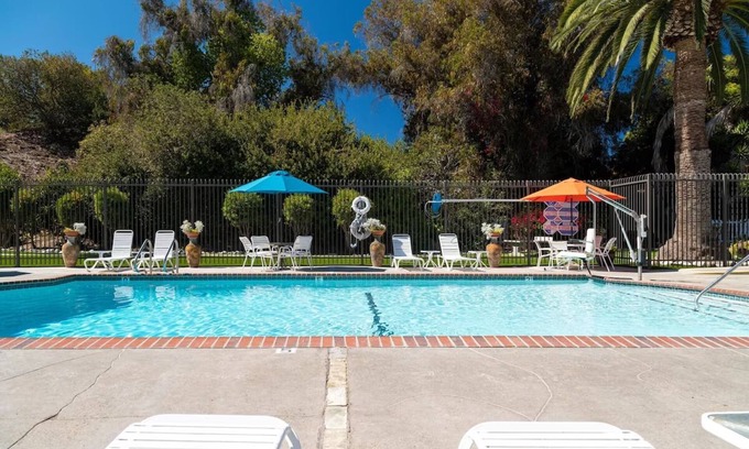 San Clemente Hotel | Relax and Unwind in San Clemente's Coastal Gem! 2 Spacious Units, Outdoor Pool!