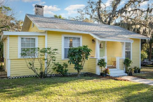 Melbourne House | Relaxing 2Br 1Bath Oasis near River 9 min to Beach