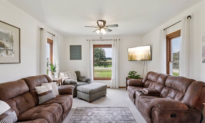 Dodge Other | Relaxing Spacious farmhouse with fire-pit and family friendly amenities