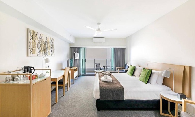 Darwin City Centre Apartment | Resort-Style Sister Studios - Double Delight in the CBD