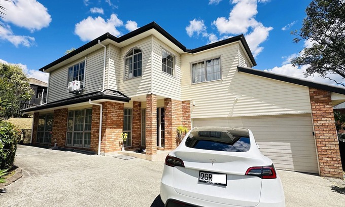 Greenlane - Ellerslie House | Rest in Auckland City, Sylvia Park New Zealand
