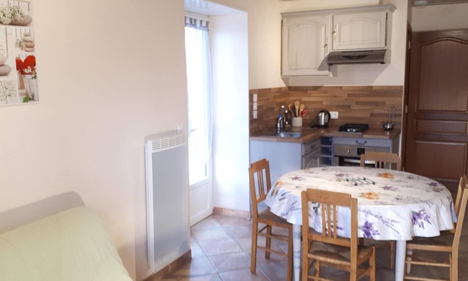 Dompierre-sur-Mer House | Restored house at the gate of the fields