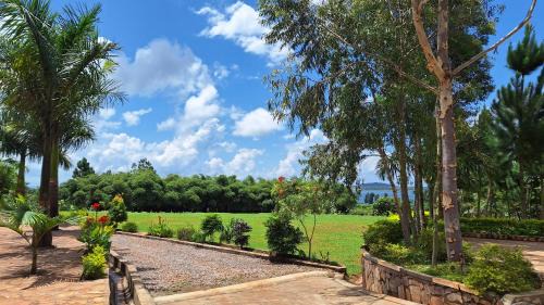 Entebbe Bed & Breakfast | Ridgeway Victoria