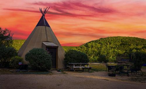 New Braunfels House | Rising Moon - Tipi 8