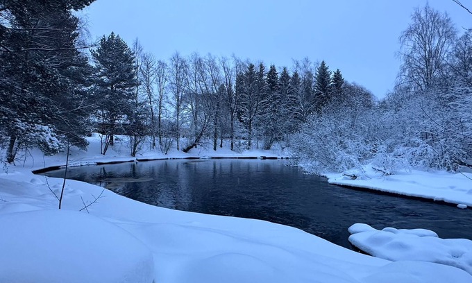 Aanekoski Ski Chalet | Riverfront cottage, sauna, hot tub, rowing boat, fishing, pets welcome.