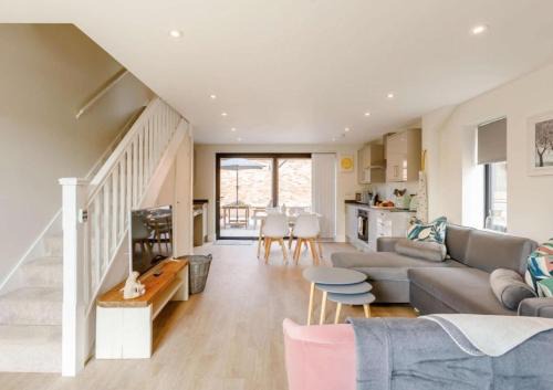Bishampton House | Roe Cottage - Disabled adapted - 2 bed - hot tub