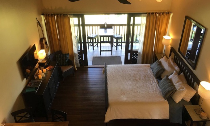 Maunaloa Condo | Romantic Modern Upstairs Corner Studio with Ocean View, on the Island of Molokai