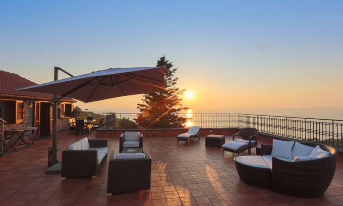 Sorrento Apartment | Romantic Rooftop Apartment with Pool&Terrace