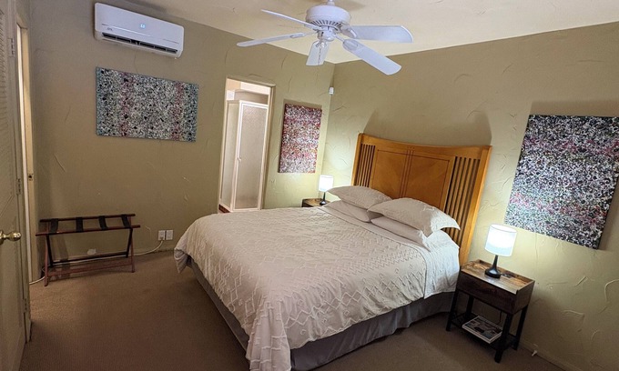 Downtown Palm Springs Apartment | 🌸Room 2️⃣ in a former boutique hotel, two blocks from Downtown Palm Springs 🌞