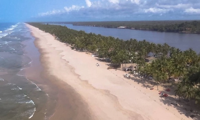 Assouinde Apartment | Room in residence - Swimming pool - Restaurant - Beach access