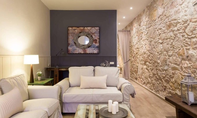 La Bordeta Apartment | Rustic Gavà | 1 Bedroom Apartment with Outdoor Patio