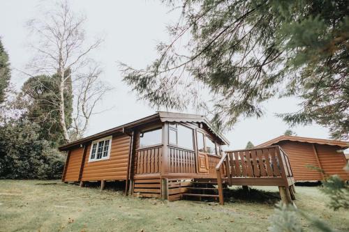 Ffestiniog House | Rustic Log Cabin in Snowdonia - 2 Bedrooms & Parking