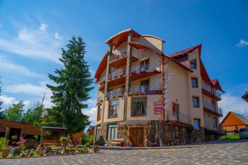 Bukovel Hotel | Sadyba u Halyny