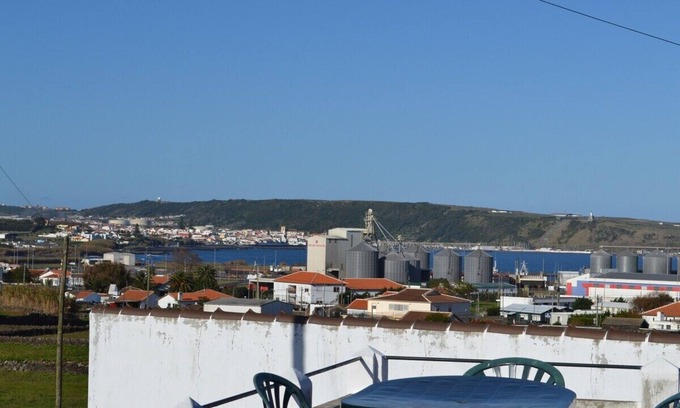 Praia da Vitoria House | Saint Catherine House