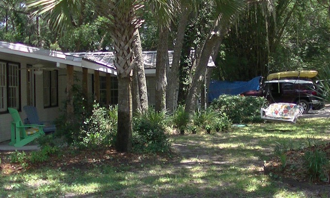 Saint Simons Heights Cottage | Saint Simons Island Low Country Cottage, Pets Welcome!