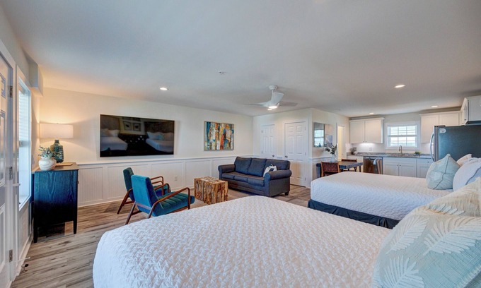 Surf City Apartment | Saltwater Suites, 304 Queen 3rd Floor