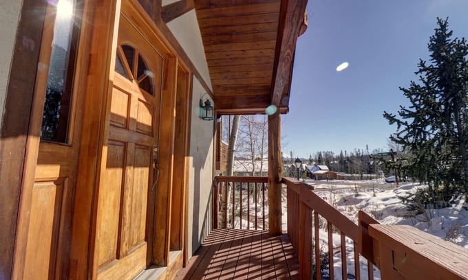 Wildernest Condo | Sauterne Sanctuary 3br 3ba 3 Bedroom Home by RedAwning