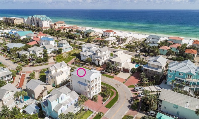 Crystal Shores House | Save 5Kings*HeatedPool*Elevator*BchGear*