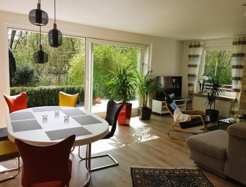 St Lorenz Apartment | Schöne 120-qm-Ferienwohnung - Sonnenterrasse - Stadtgrenze Lübeck