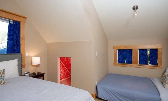Lincoln City House | Schooner Creek Retreat