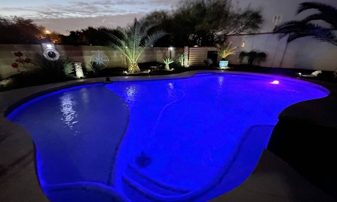 South Scottsdale House | Scottsdale Family Oasis π Htd Pool & Spa - Cinema/Arcade Room - 5G Wifi