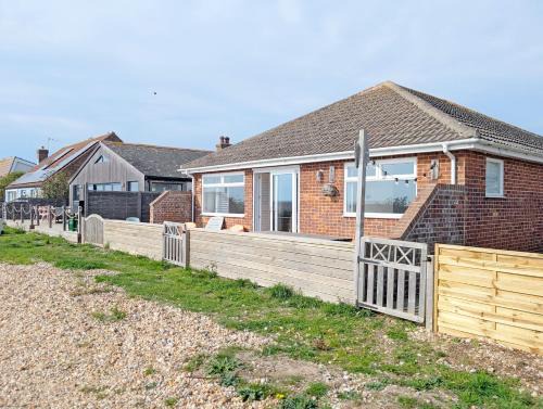 Pagham House | Sea Urchin and Shepherds Hut on the Beach